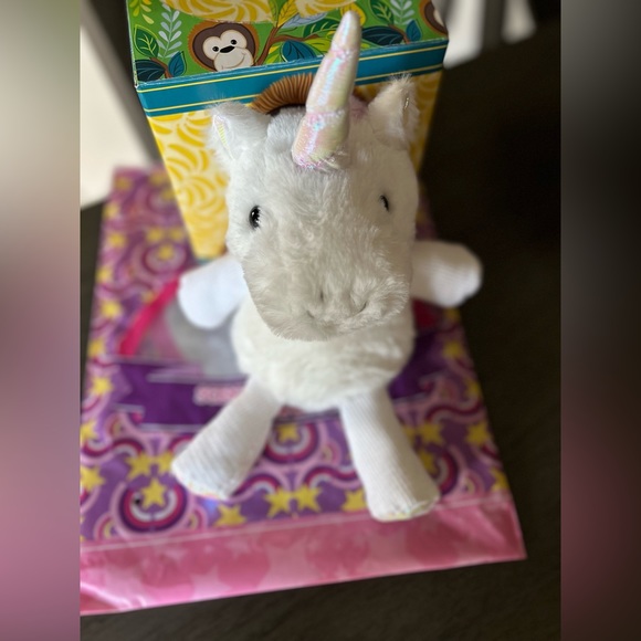 Scentcy Buddy Orangutan & Baby Unicorn - Picture 5 of 5